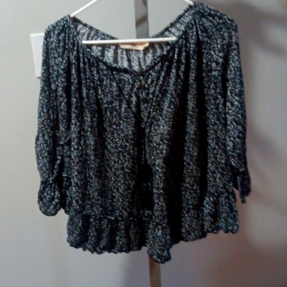 Black & white floral Peasant blouse, Size L (12-14)